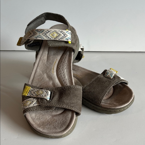 Clarks Collection Women’s Suede Sandals size 8 - Picture 1 of 9